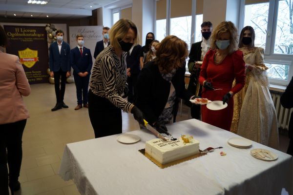 Krojenie tortu - wicedyrektorzy