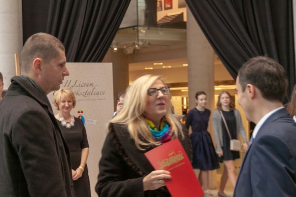 Minister Edukacji, Pan dyrektor