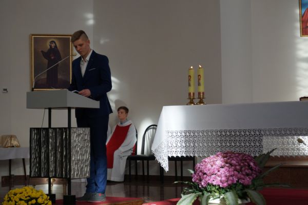 Uczeń, czytanie Pisma Świętego