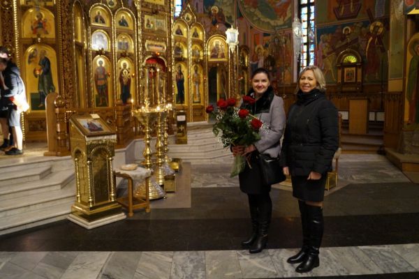 Wspólne zdjęcie Pani Profesor i Pani Wicedyrektor